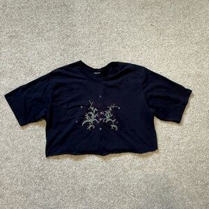 Navy Cropped T-Shirt with Floral Embroidery